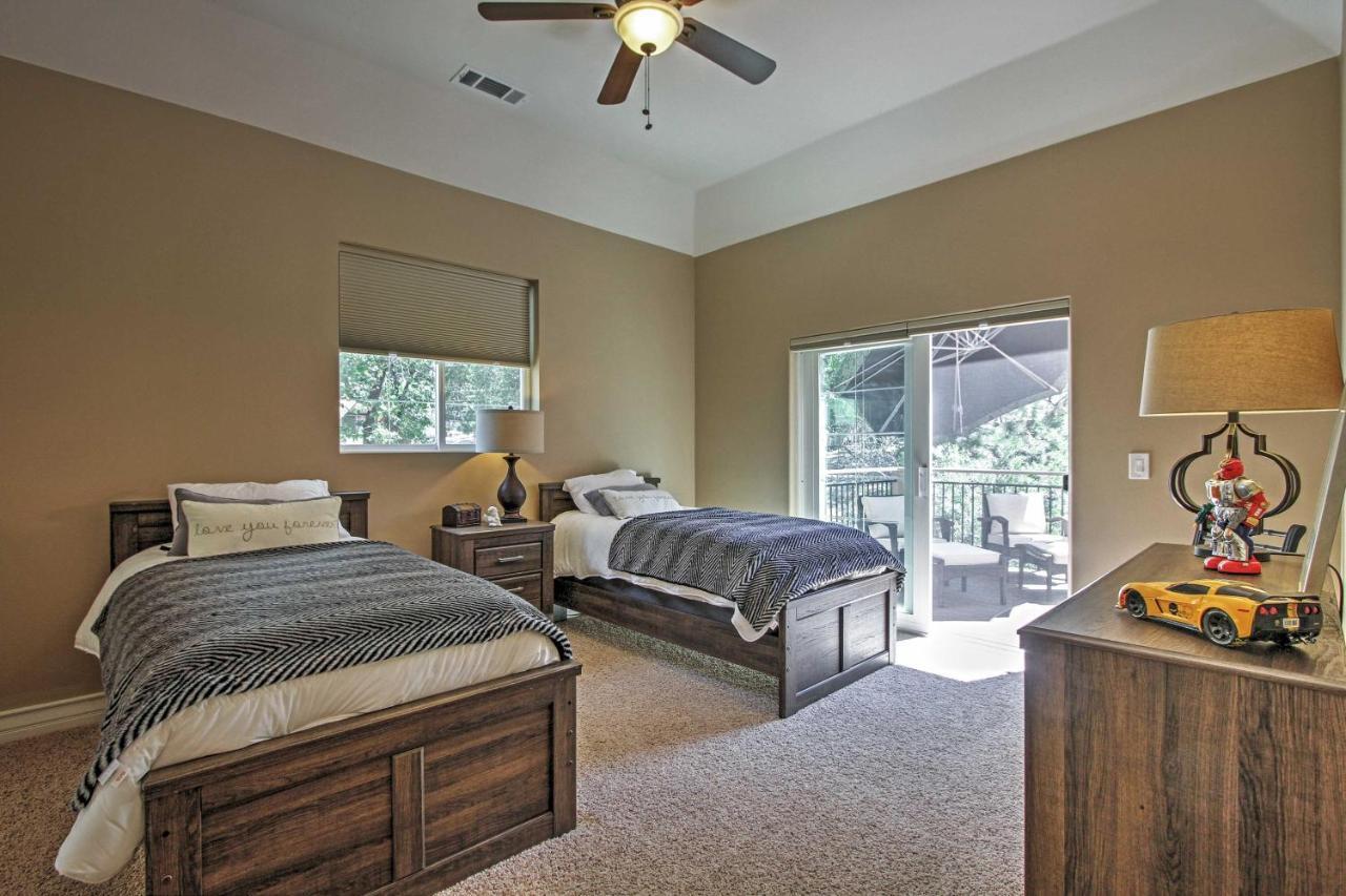 Roomy Home With Deck, 5 Mi To Lake Arrowhead Village エクステリア 写真